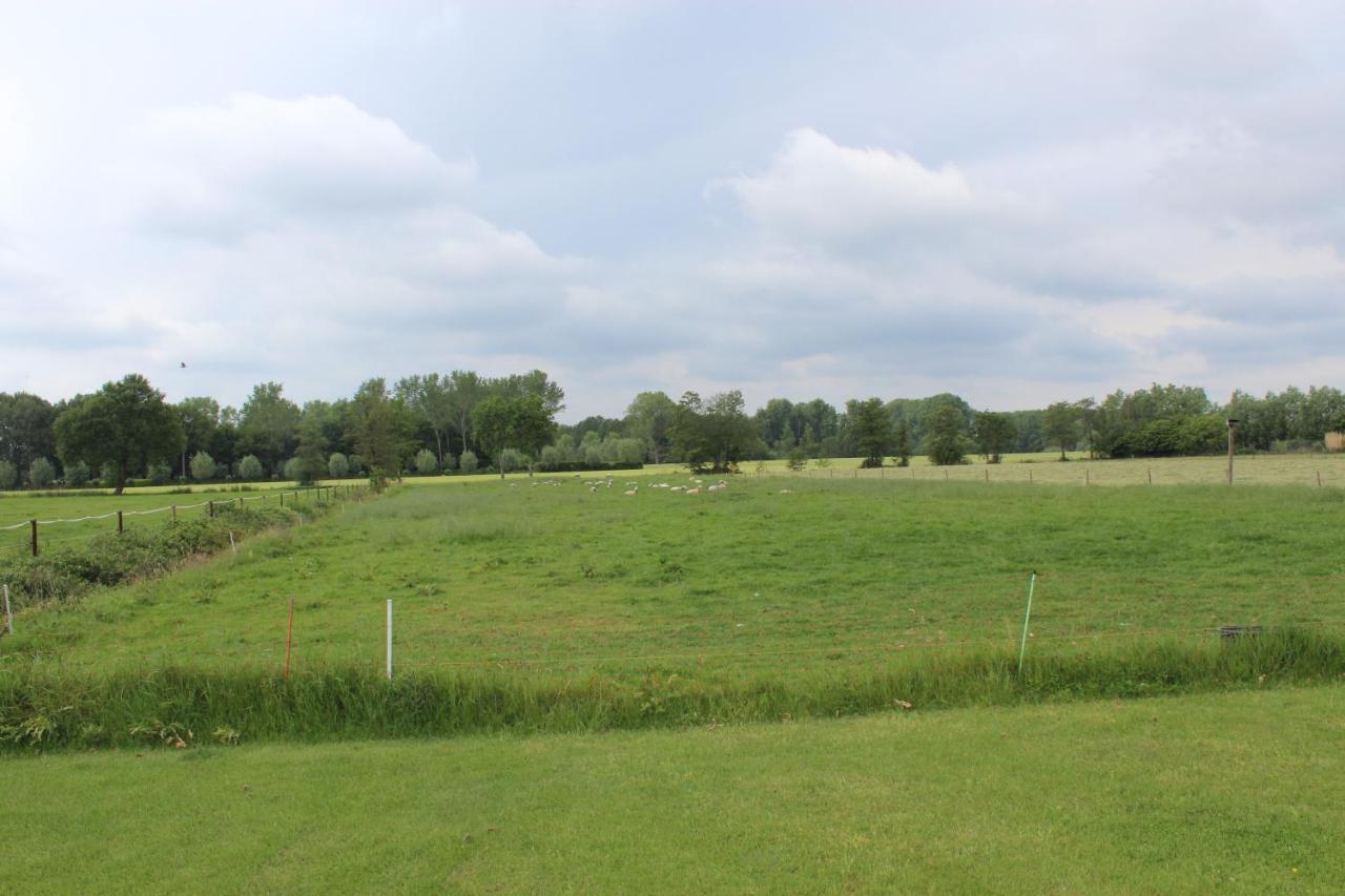 De Weije Wereld Bed & Breakfast Sint-Oedenrode ภายนอก รูปภาพ