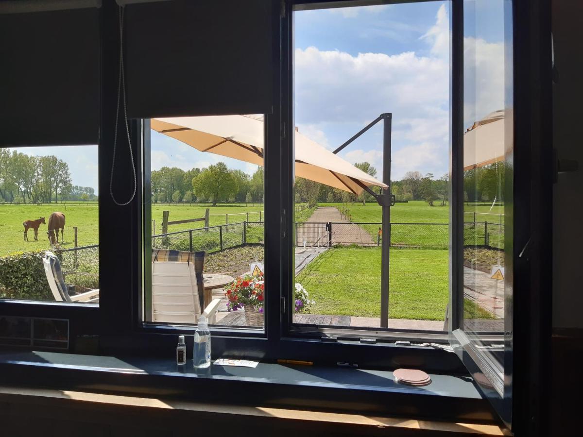 De Weije Wereld Bed & Breakfast Sint-Oedenrode ภายนอก รูปภาพ